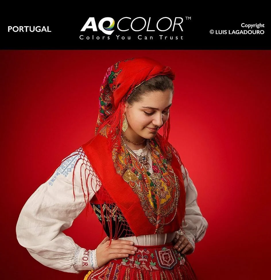 poza fata costum popular traditional portugez satul Areosa