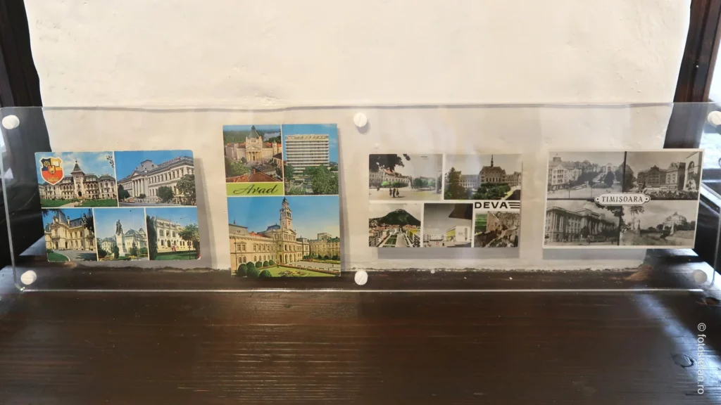 poze expozitie carti postale comunism romania