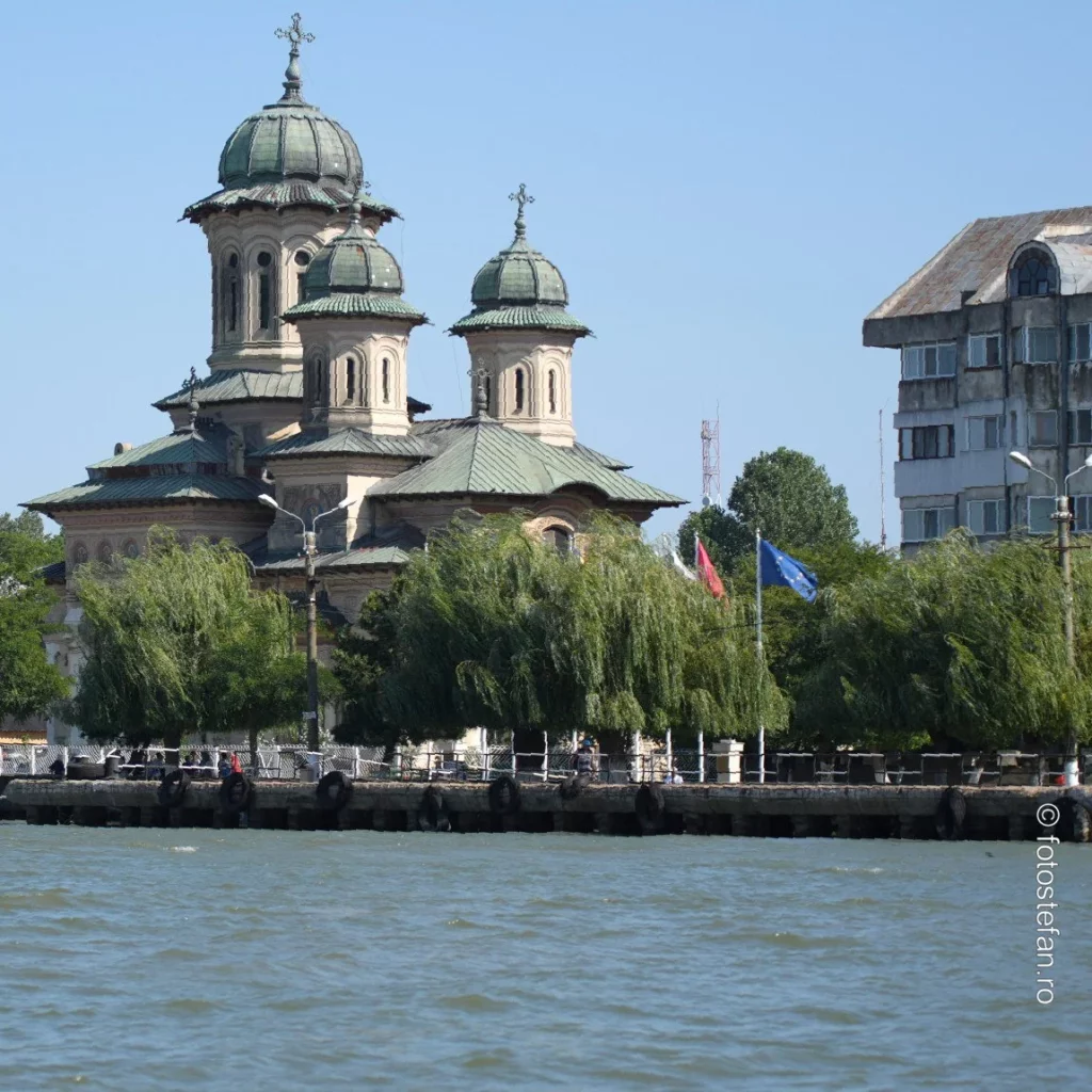 poza catedrala sulina fotografii Excursie 1 zi Delta Dunarii plecare Tulcea