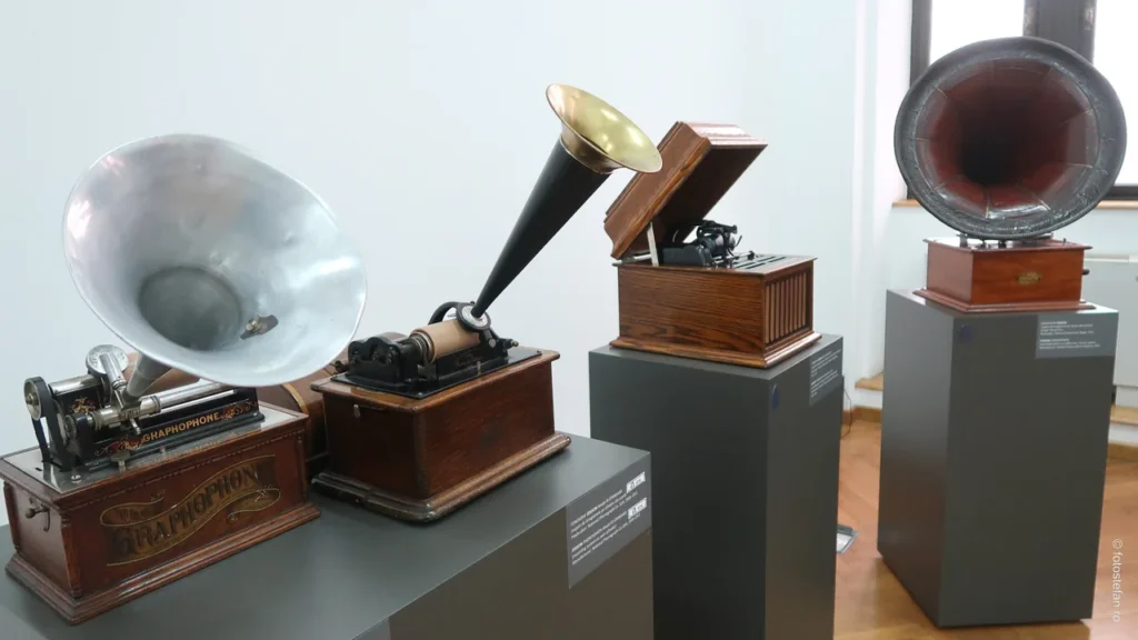 poza istorie audio aparate gramafon 